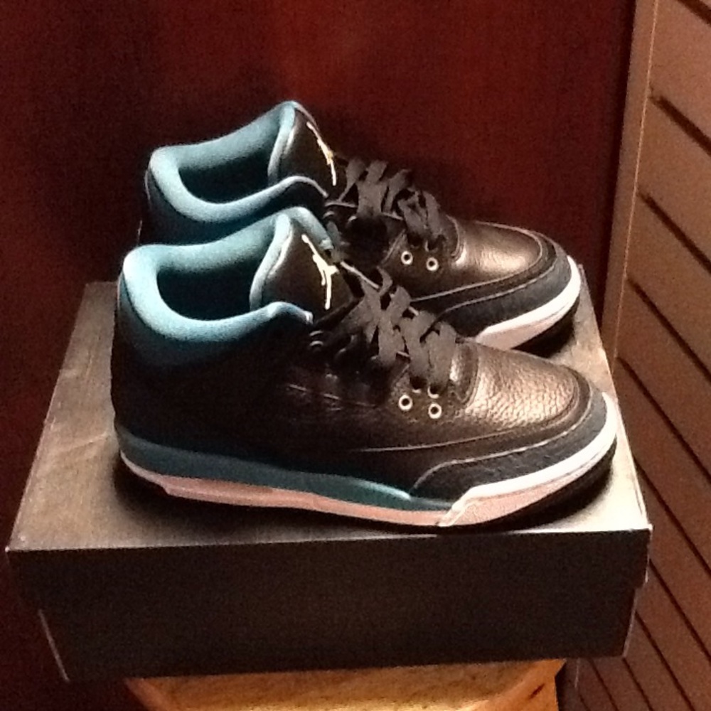 SOLD LOCALLY Air Jordan 3